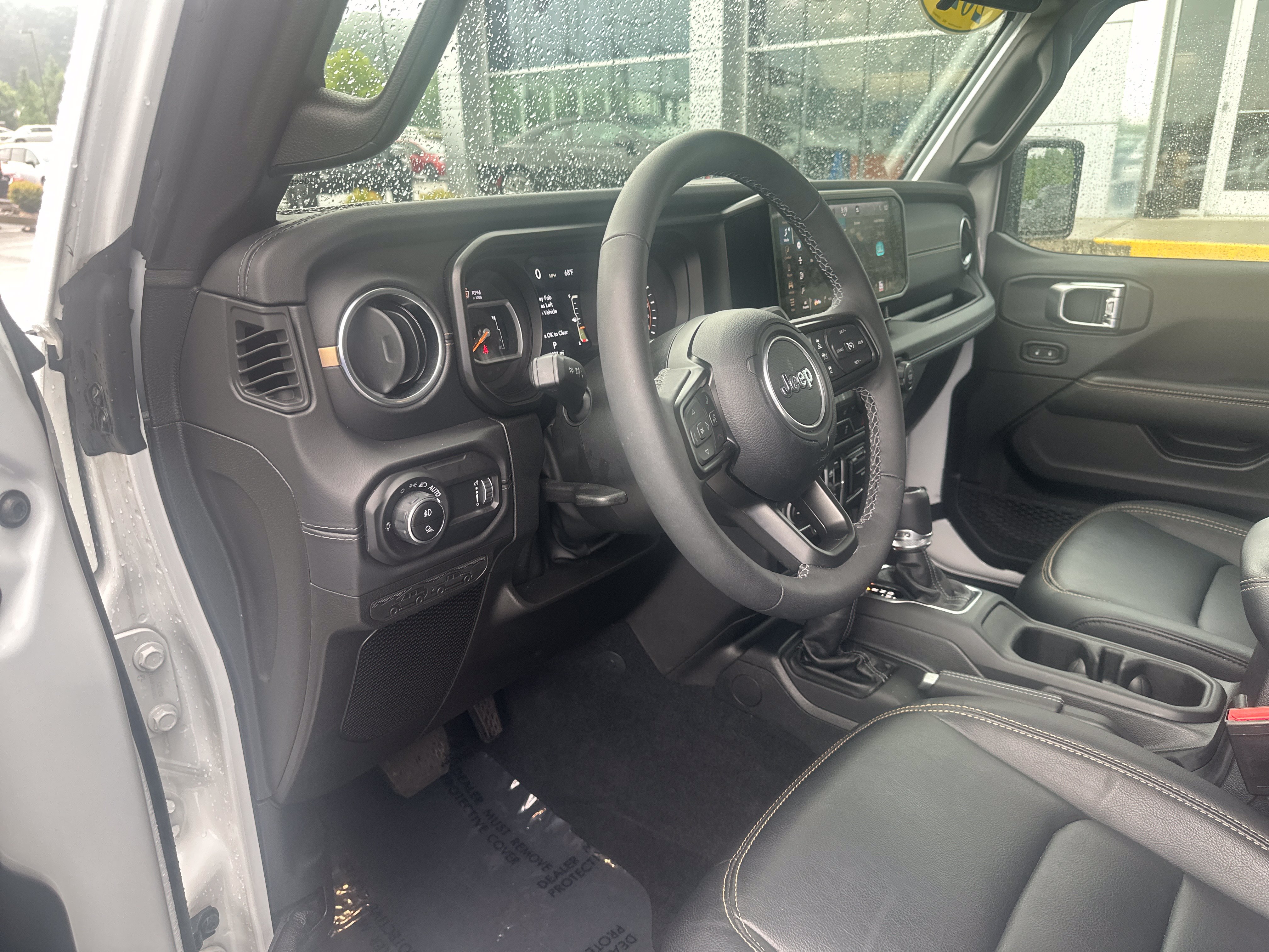 Used 2025 Jeep Gladiator Sport AWD/4WD image 18