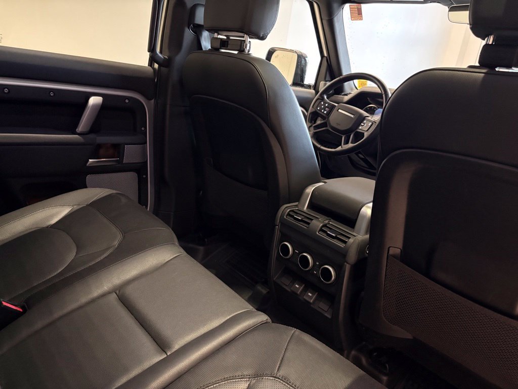 Used 2023 Land Rover Defender 130 X-Dynamic SE AWD/4WD image 28