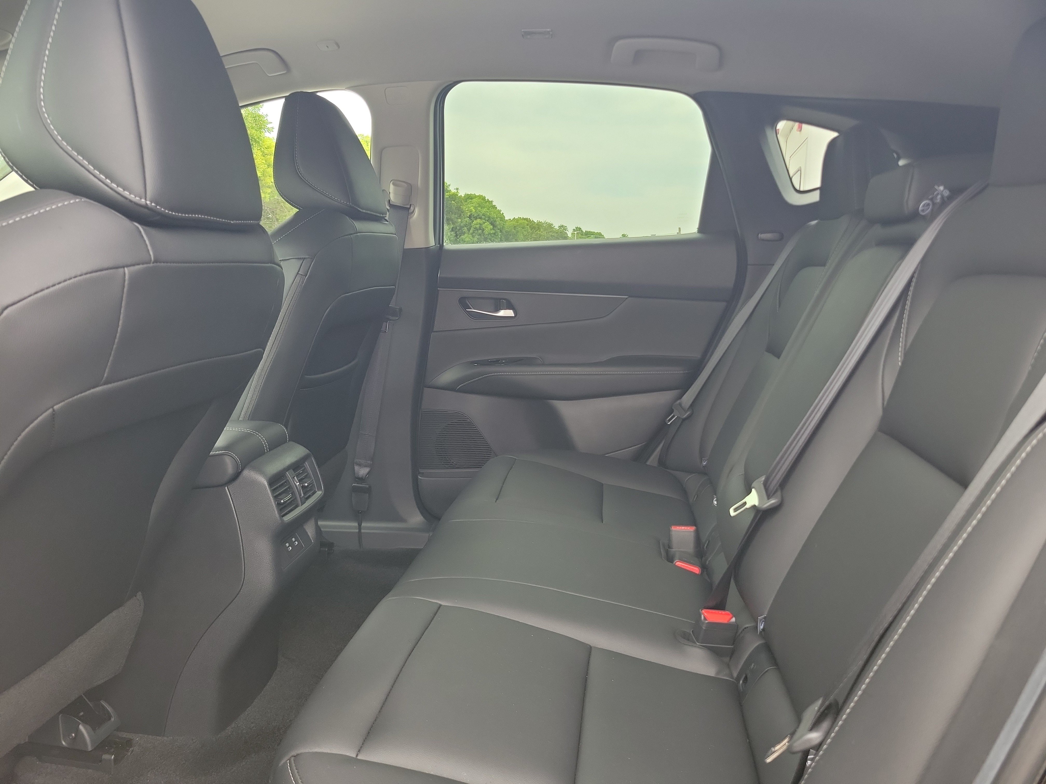 Certified 2025 Nissan Murano SV FWD image 14