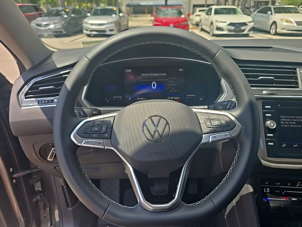 Used 2023 Volkswagen Tiguan SE FWD image 16