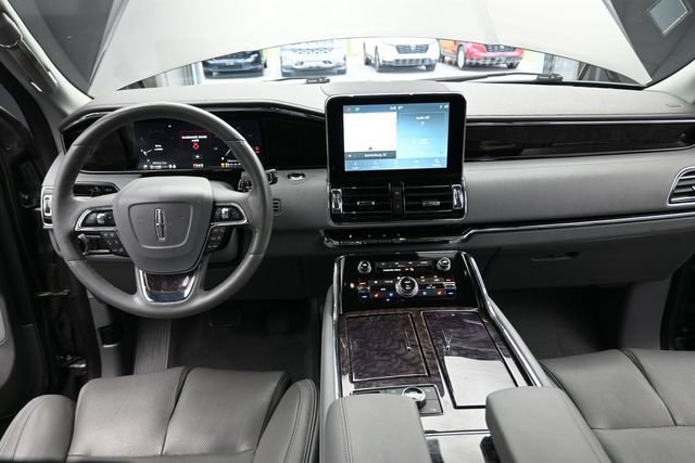 Used 2021 Lincoln Navigator Reserve w/ Luxury Package RWD image 19