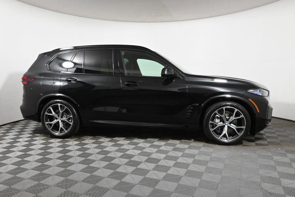 Used 2026 BMW X5 xDrive50e w/ M Sport Package AWD/4WD image 8
