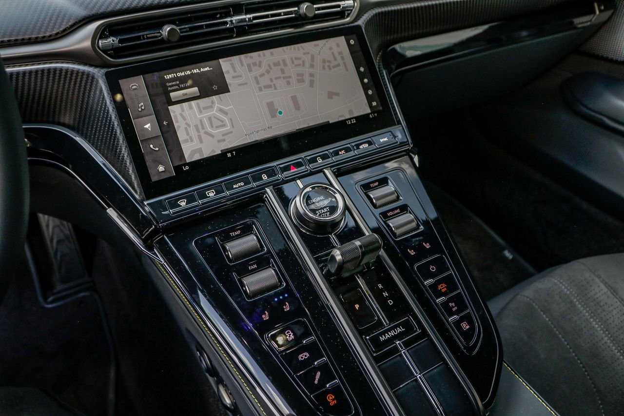 New 2025 Aston Martin V8 Vantage Coupe RWD image 26