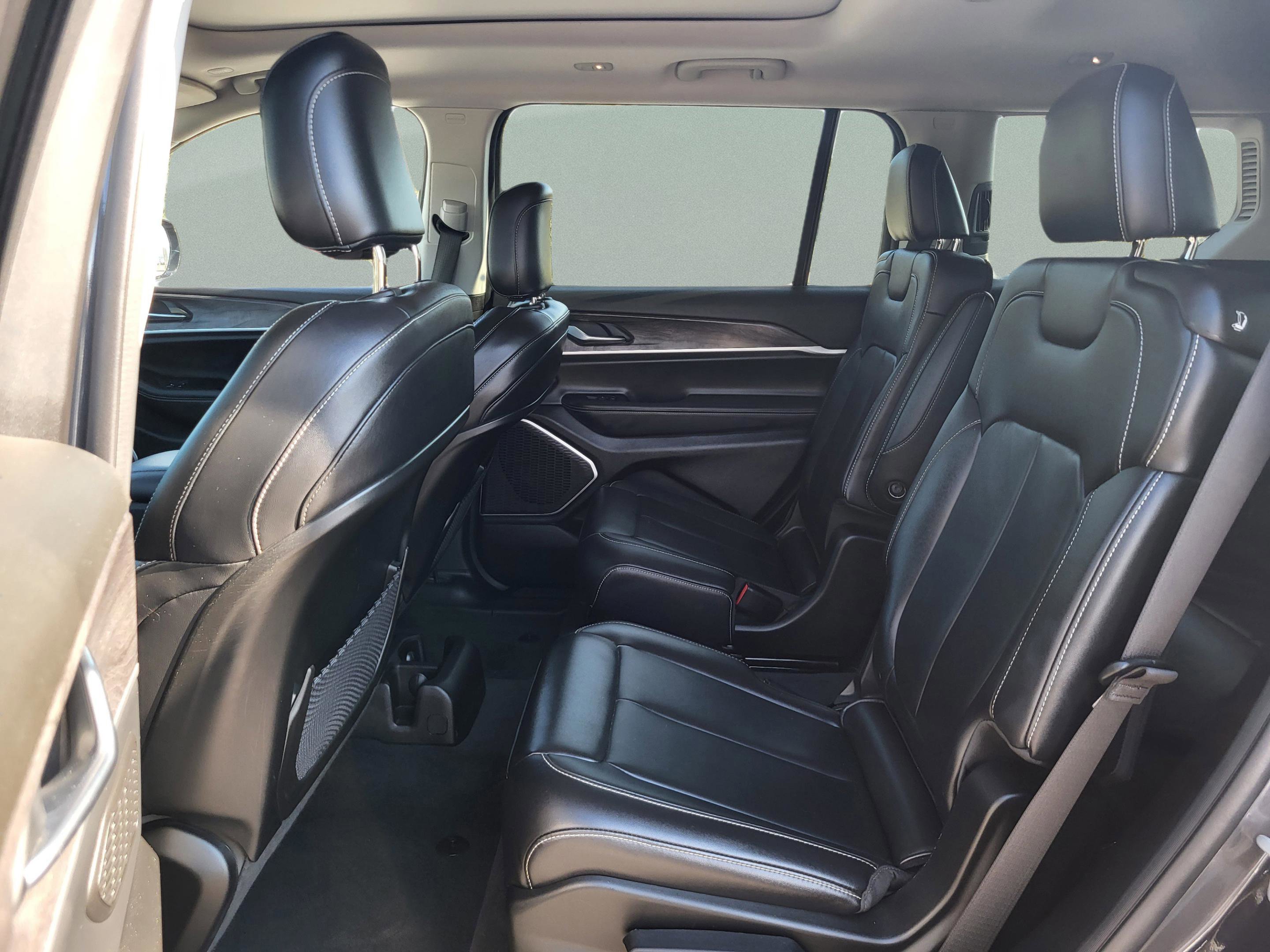 Used 2022 Jeep Grand Cherokee L Limited image 38