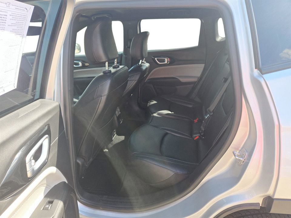 Used 2025 Jeep Compass Limited AWD/4WD image 29