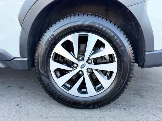 Used 2023 Subaru Outback Premium AWD/4WD image 29