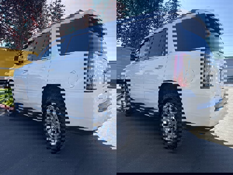 Used 2017 GMC Yukon SLT w/ Open Road Package image 8