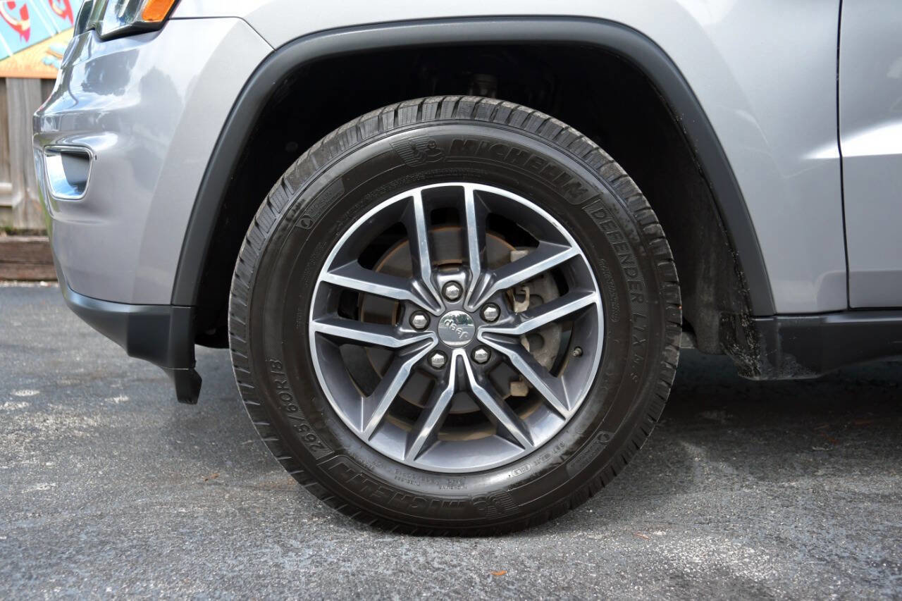 Used 2018 Jeep Grand Cherokee Limited AWD/4WD image 12