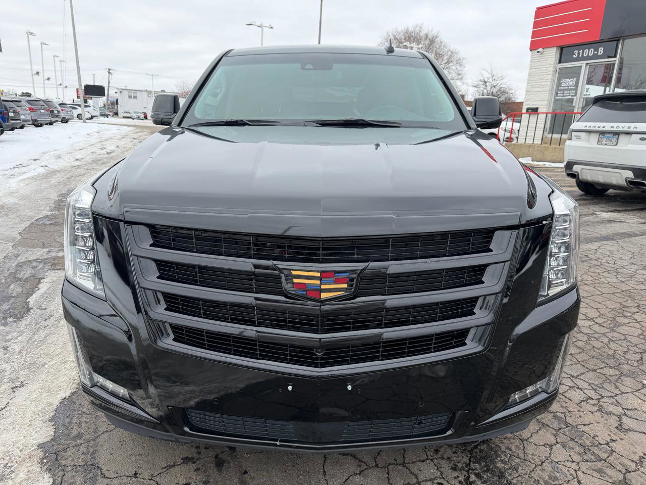Used 2018 Cadillac Escalade Premium Luxury image 2