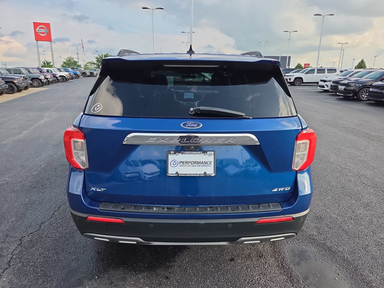 Used 2022 Ford Explorer XLT AWD/4WD image 6