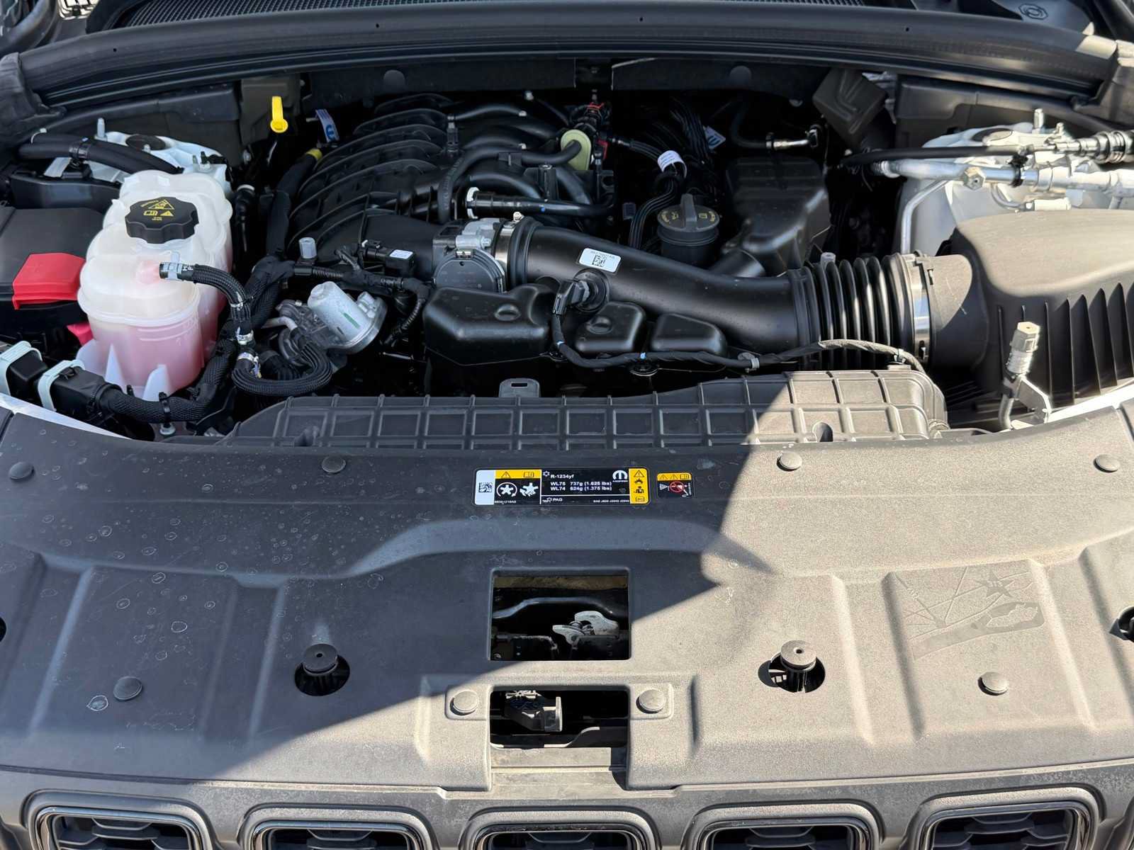 Used 2023 Jeep Grand Cherokee L Laredo RWD image 34