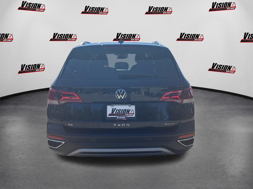Used 2024 Volkswagen Taos SE w/ Panoramic Sunroof Package AWD/4WD image 7