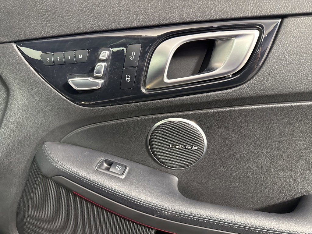 Used 2020 Mercedes-Benz SLC 300 image 21