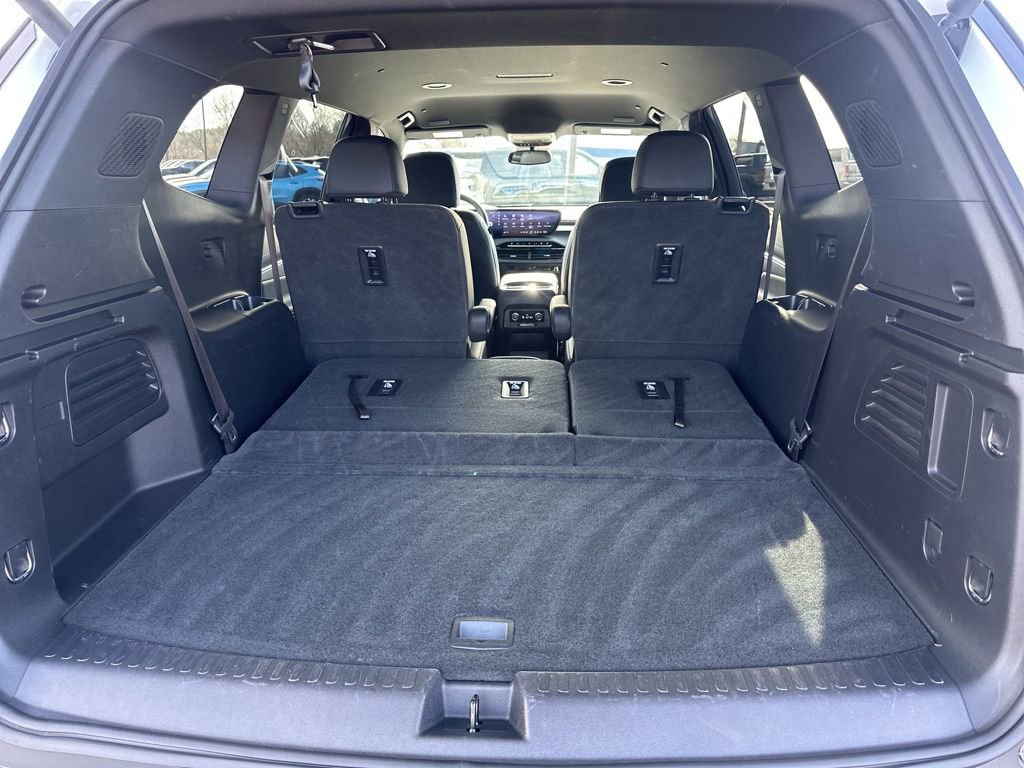 Used 2025 Buick Enclave Preferred image 10