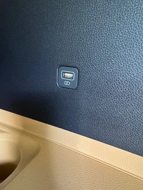 Used 2024 Kia Carnival EX image 14