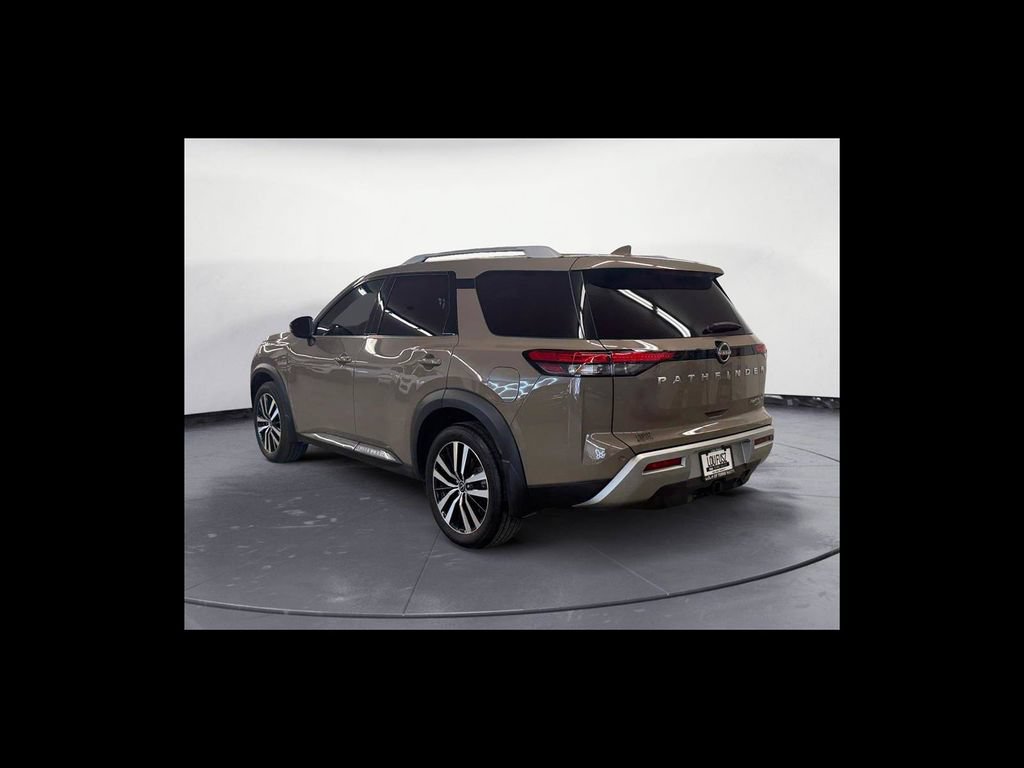 Used 2023 Nissan Pathfinder Platinum AWD/4WD image 4