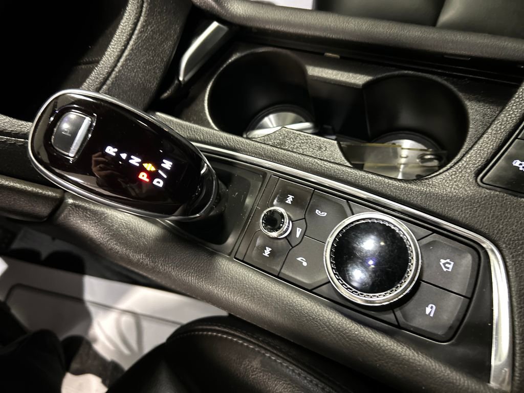 Used 2022 Cadillac XT5 Luxury w/ LPO, ONYX Package image 20