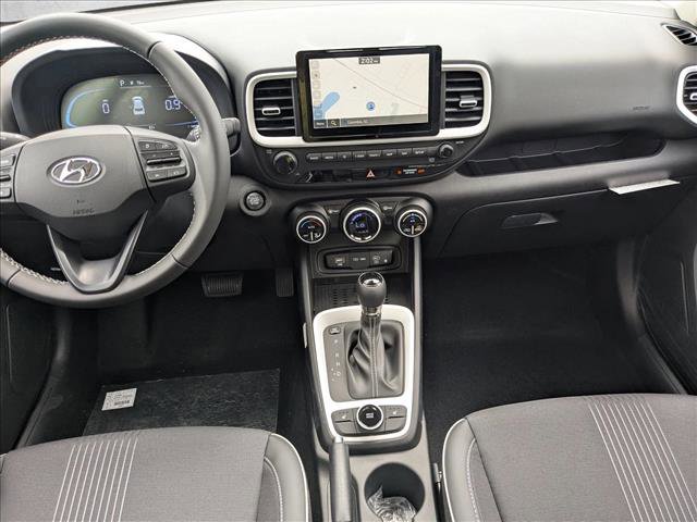 Used 2025 Hyundai Venue Limited image 17