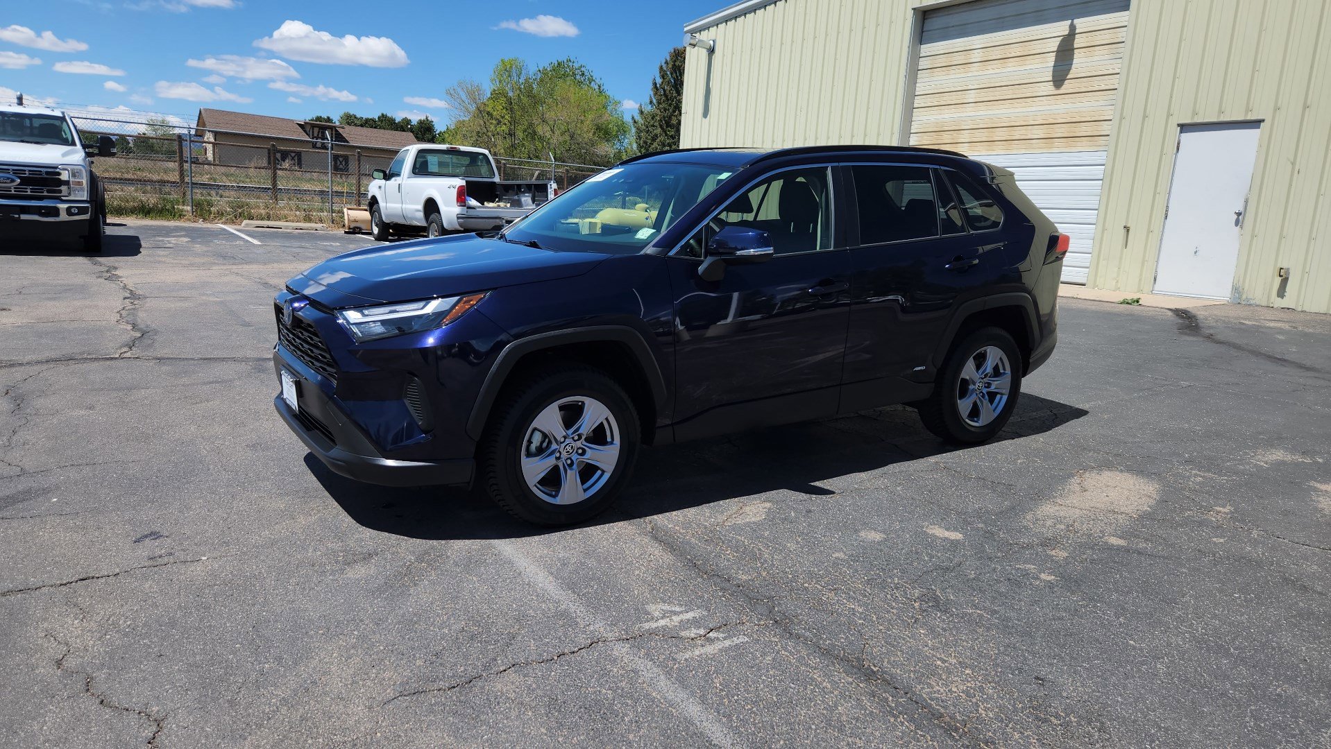 Used 2023 Toyota RAV4 XLE w/ Convenience Package AWD/4WD image 3