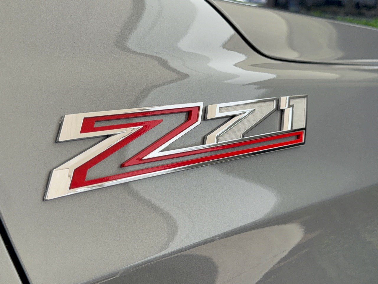 Used 2025 Chevrolet Suburban Z71 AWD/4WD image 32