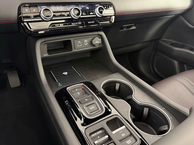 Used 2025 Honda Pilot Black Edition image 25