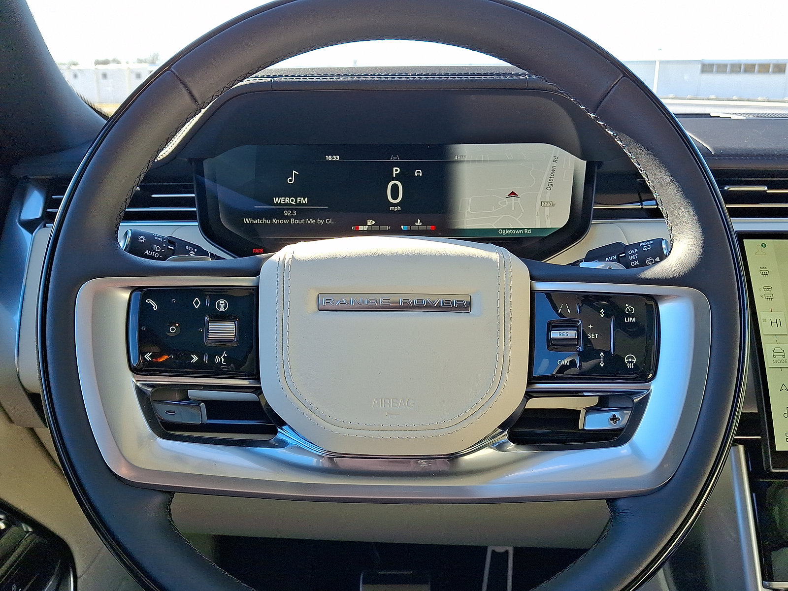 New 2026 Land Rover Range Rover Long Wheelbase SE AWD/4WD image 5