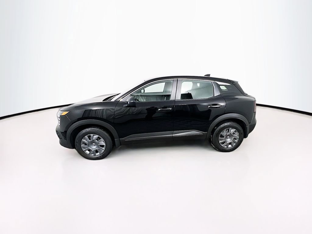 Used 2025 Nissan Kicks S image 4