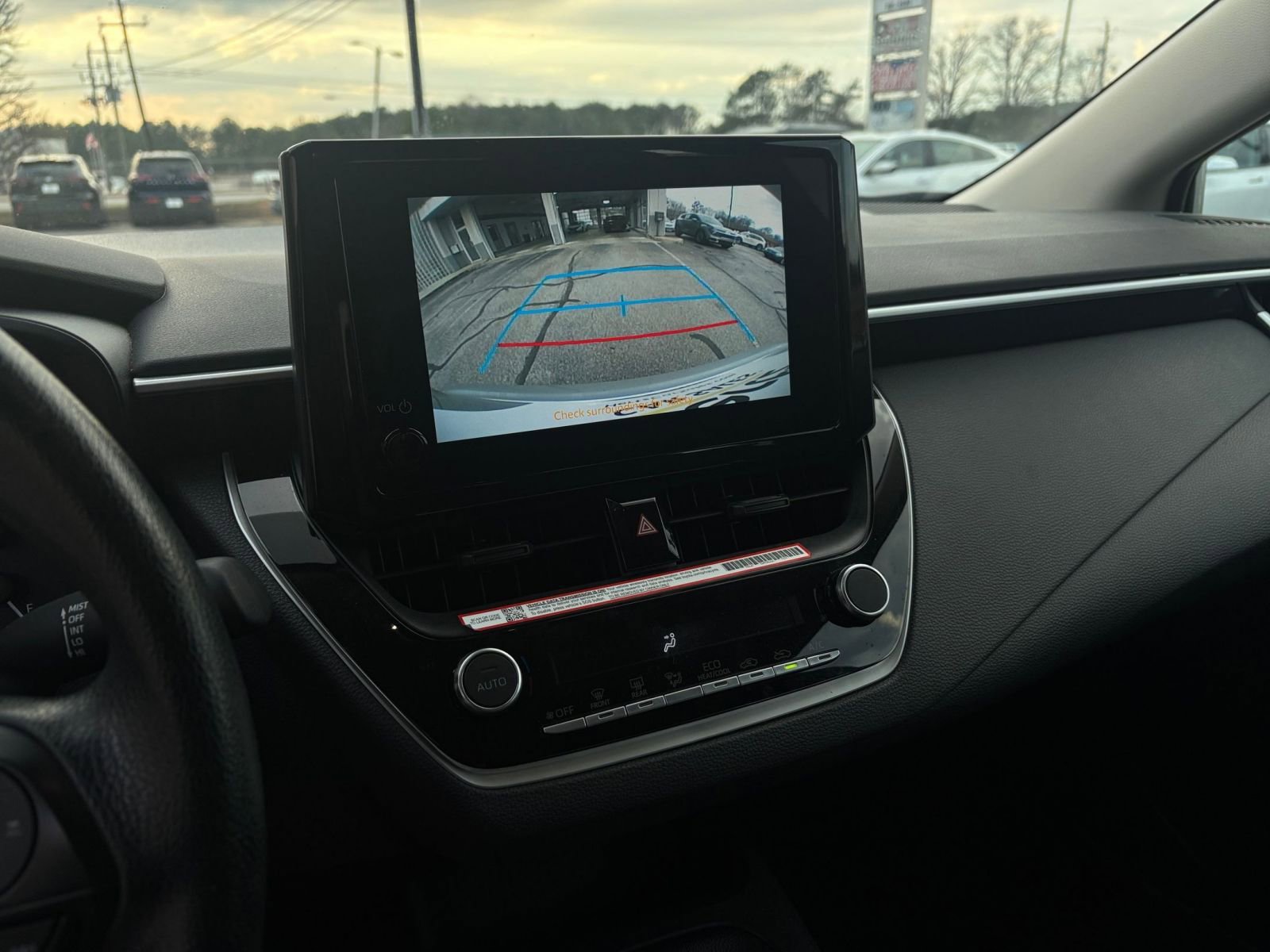 Used 2025 Toyota Corolla LE image 29