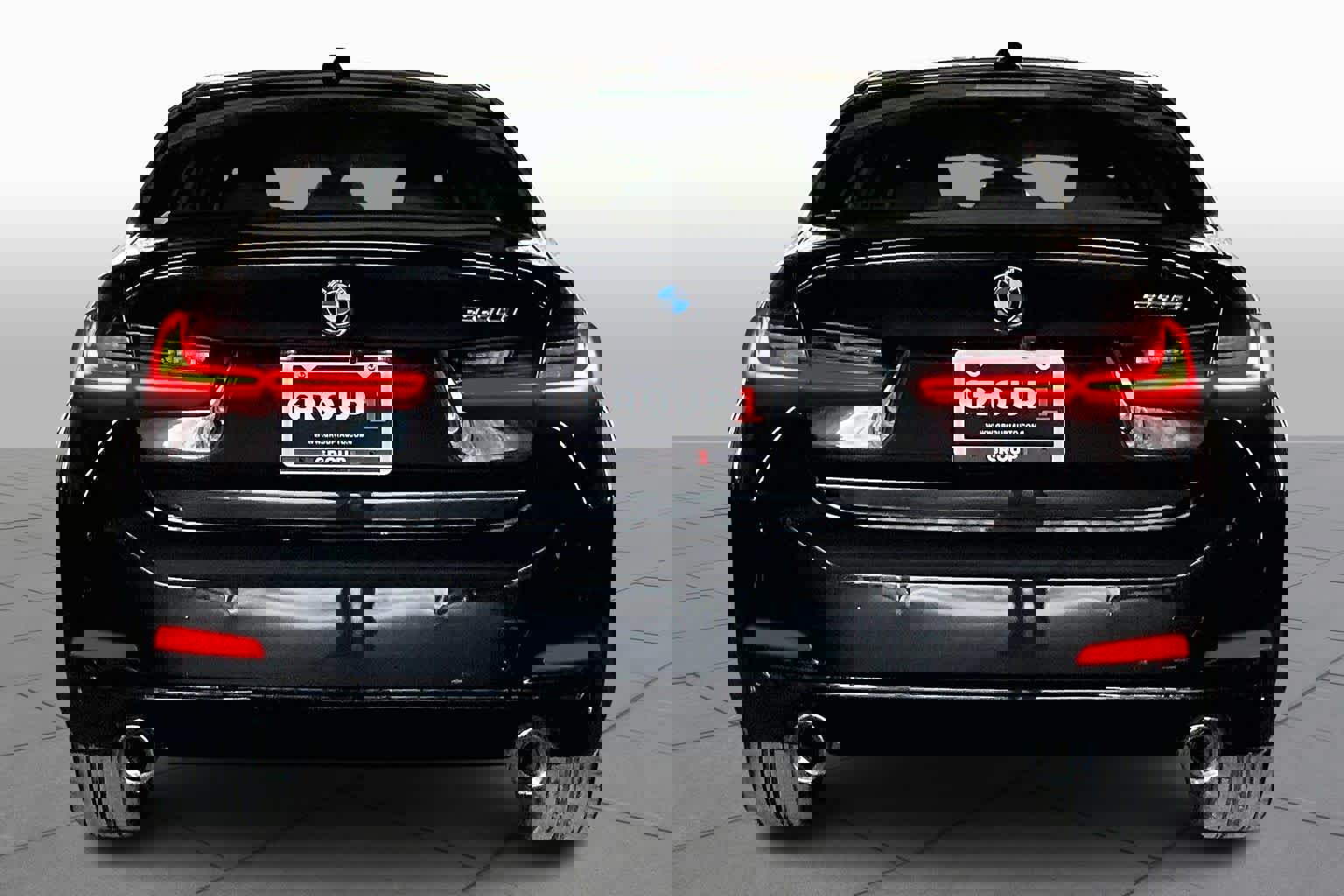 Certified 2025 BMW 330i Sedan image 4