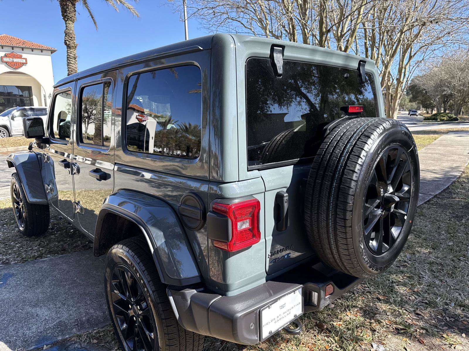 Used 2025 Jeep Wrangler Sahara w/ Safety Group image 7