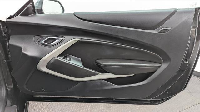 Used 2020 Chevrolet Camaro LT image 19