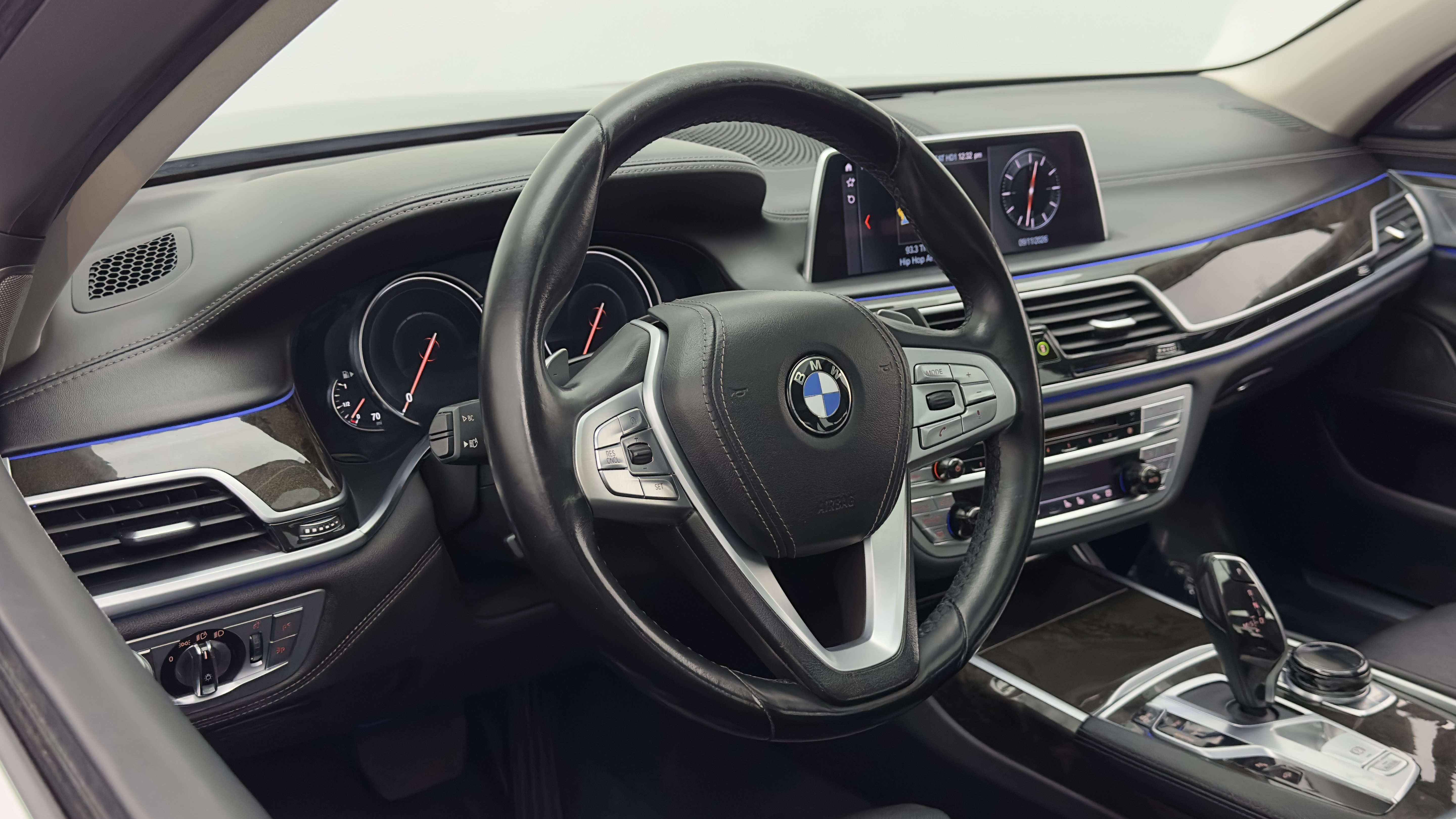 Used 2018 BMW 740i RWD image 11