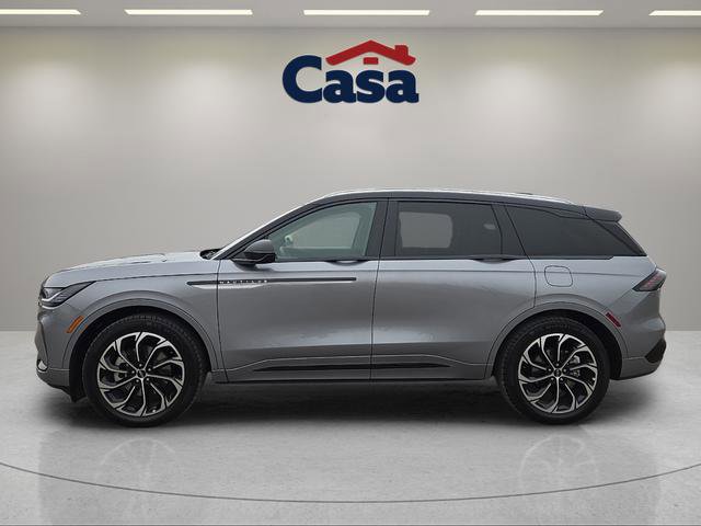Used 2025 Lincoln Nautilus Reserve AWD/4WD image 5