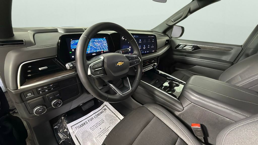 Used 2025 Chevrolet Suburban LS image 18