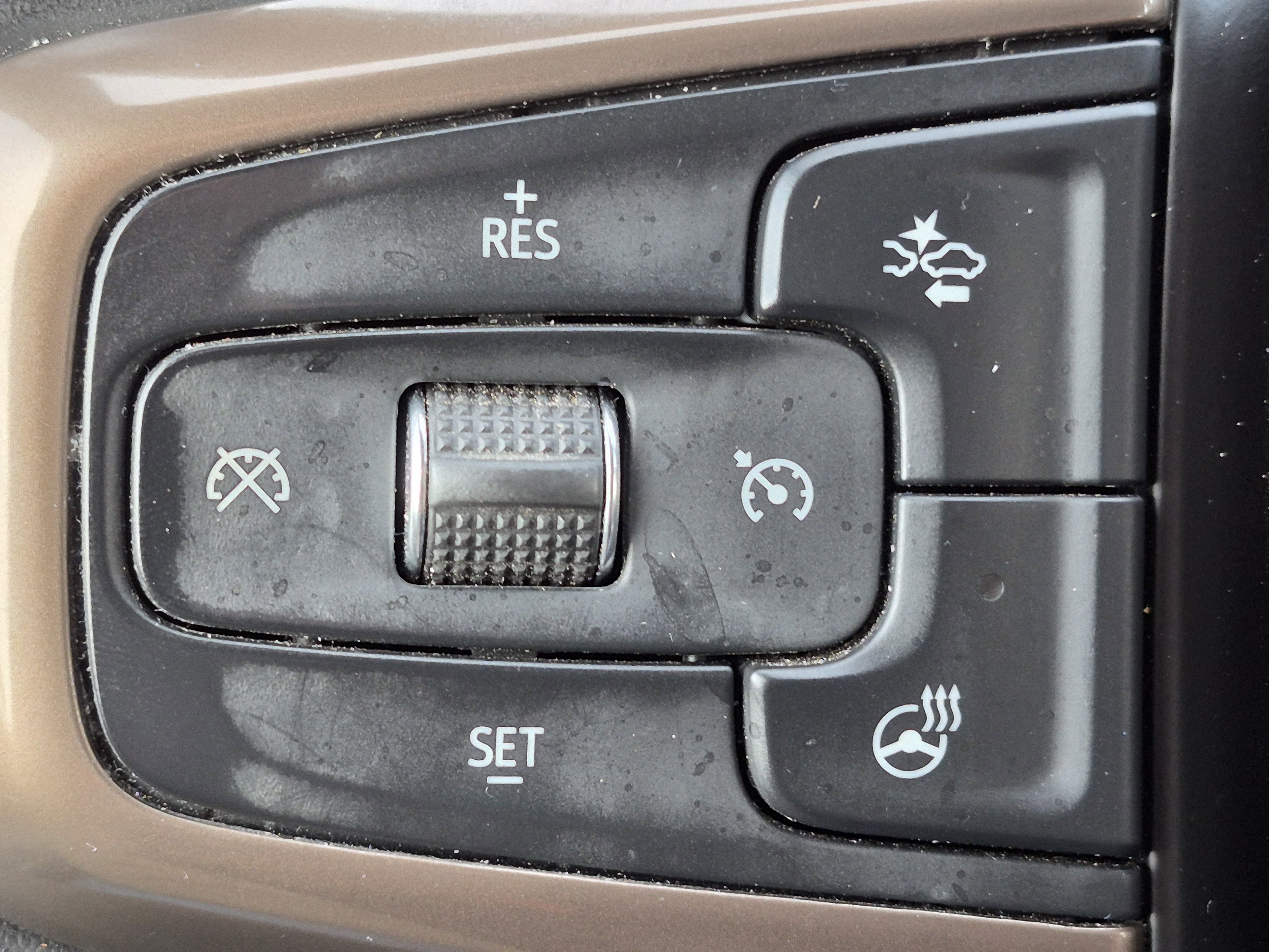 Used 2020 Chevrolet Silverado 2500 High Country w/ Technology Package image 18