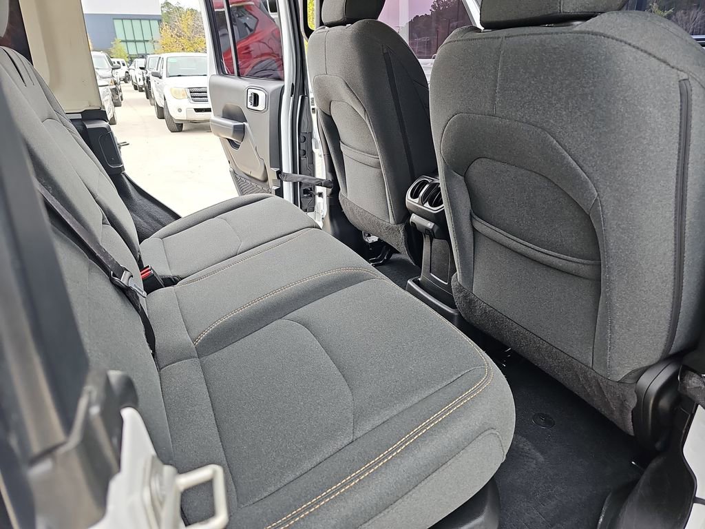 Used 2024 Jeep Wrangler Unlimited image 14