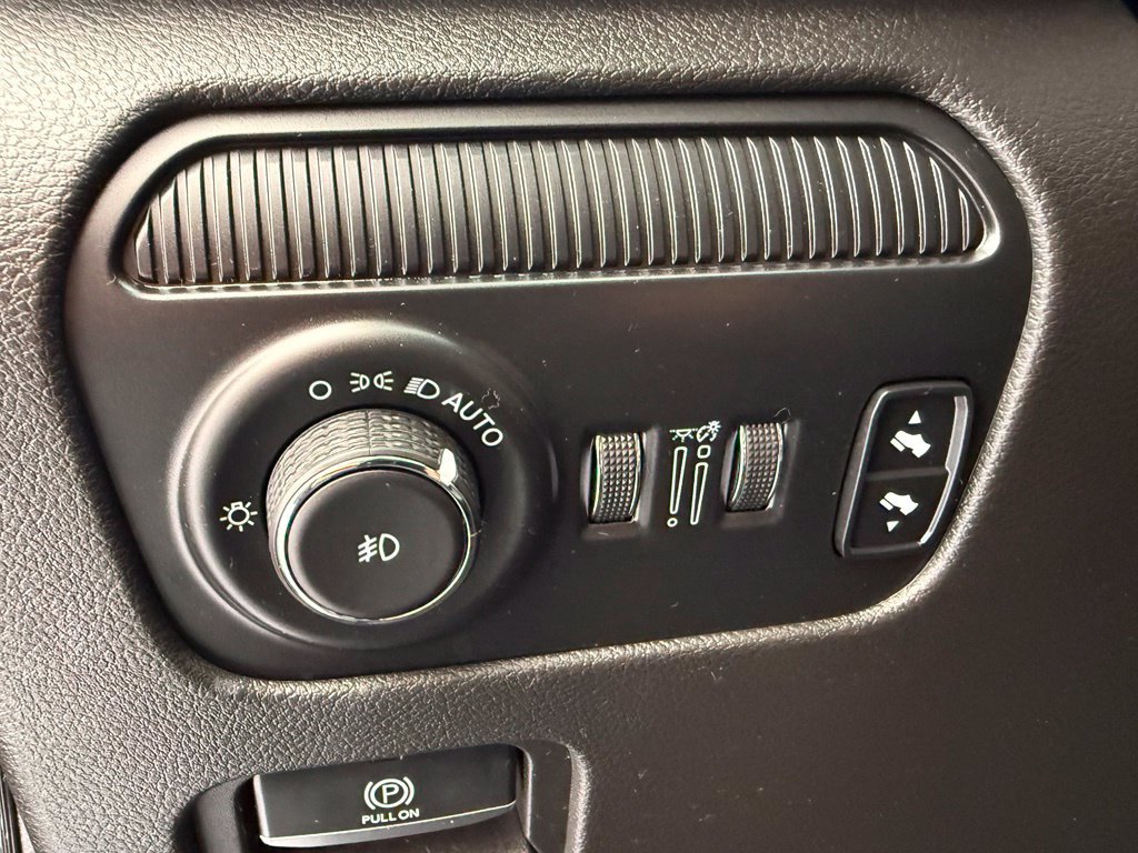 Used 2022 Jeep Wagoneer Series II w/ Premium Group I AWD/4WD image 37
