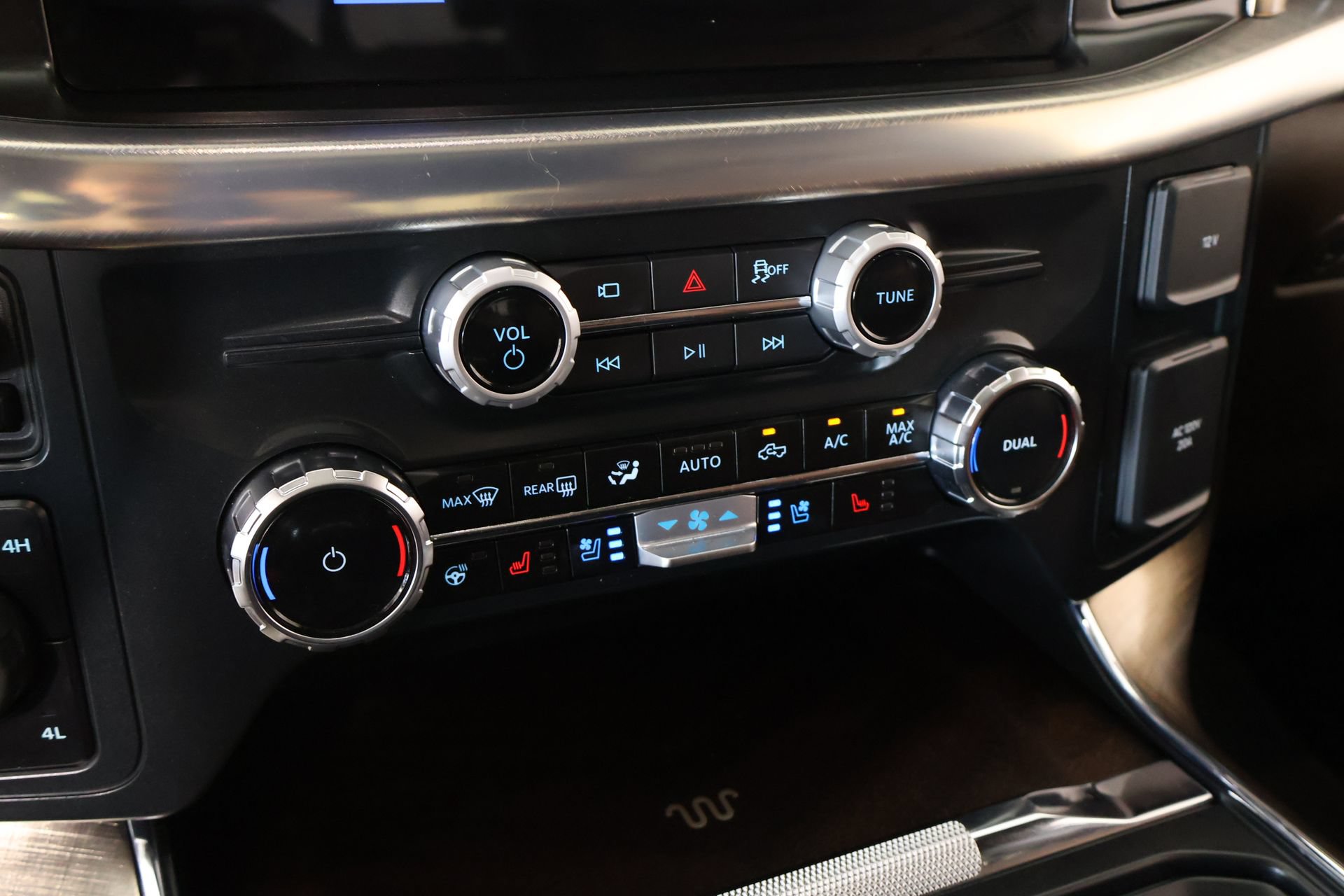 Used 2025 Ford F150 King Ranch w/ FX4 Off-Road Package AWD/4WD image 8