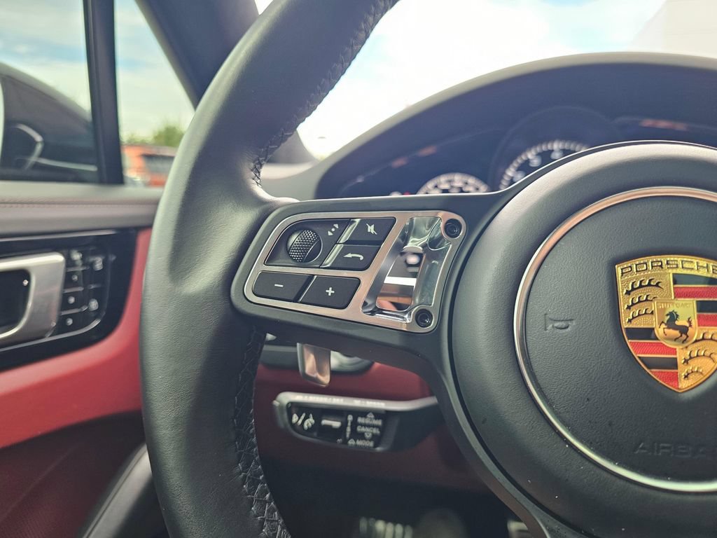 Used 2021 Porsche Cayenne Turbo S AWD/4WD image 34
