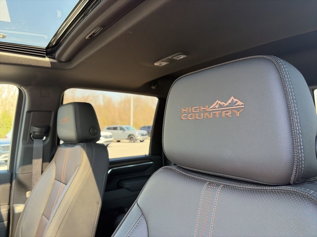 Used 2025 Chevrolet Silverado 3500 High Country w/ High Country Premium Package AWD/4WD image 22