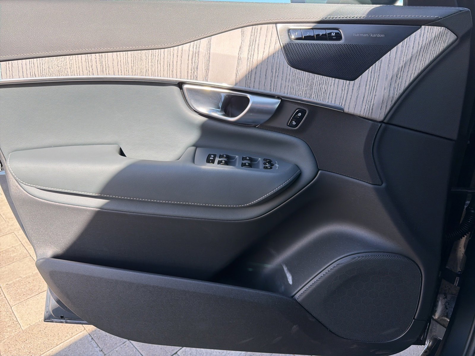 Used 2024 Volvo XC90 T8 Ultimate w/ Protection Package Premier image 54