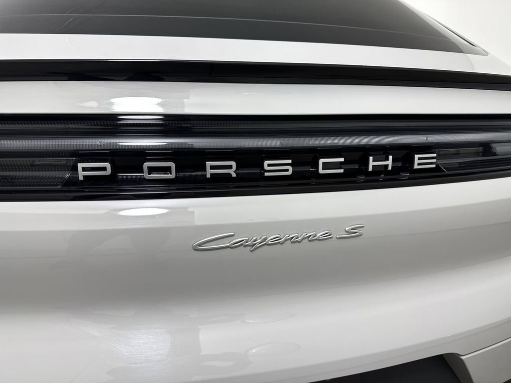 Used 2026 Porsche Cayenne S image 15