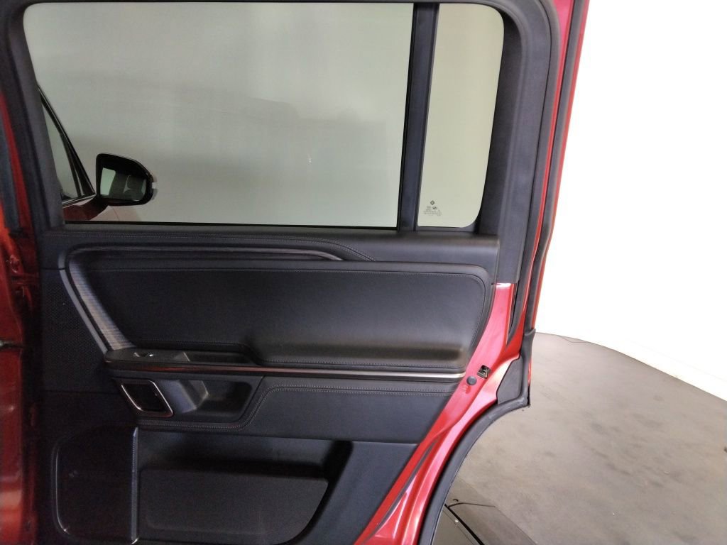 Used 2023 Rivian R1S Launch Edition image 43