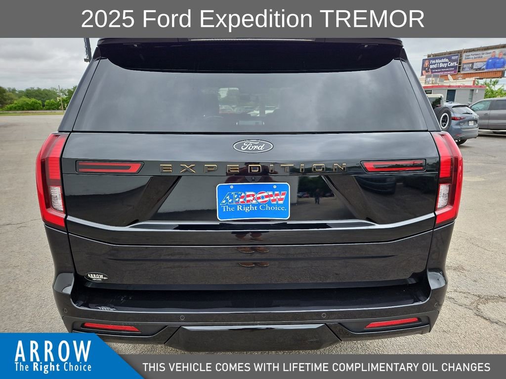 Used 2025 Ford Expedition Tremor AWD/4WD image 11