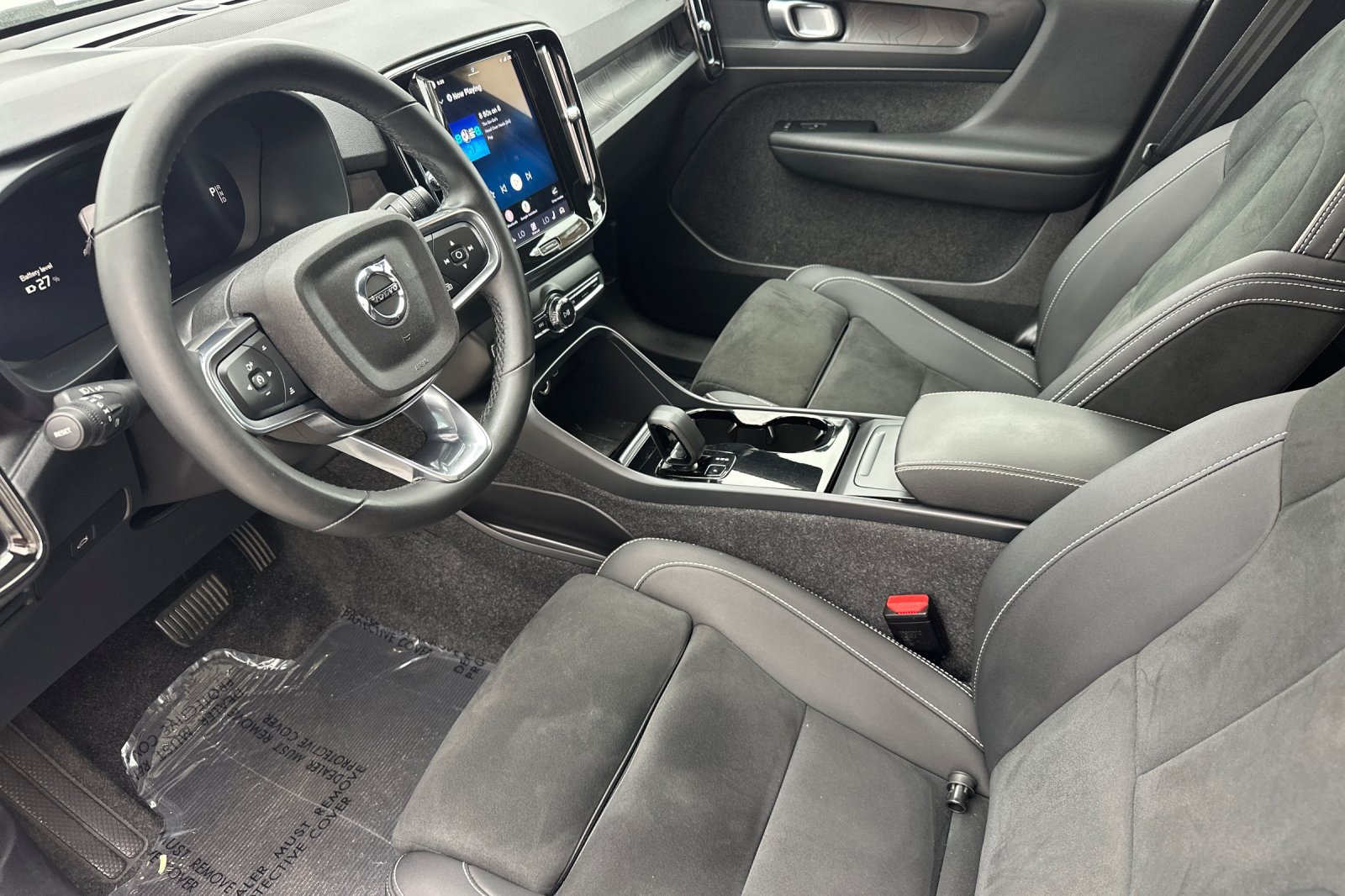 Certified 2023 Volvo C40 P8 Recharge Plus AWD/4WD image 10
