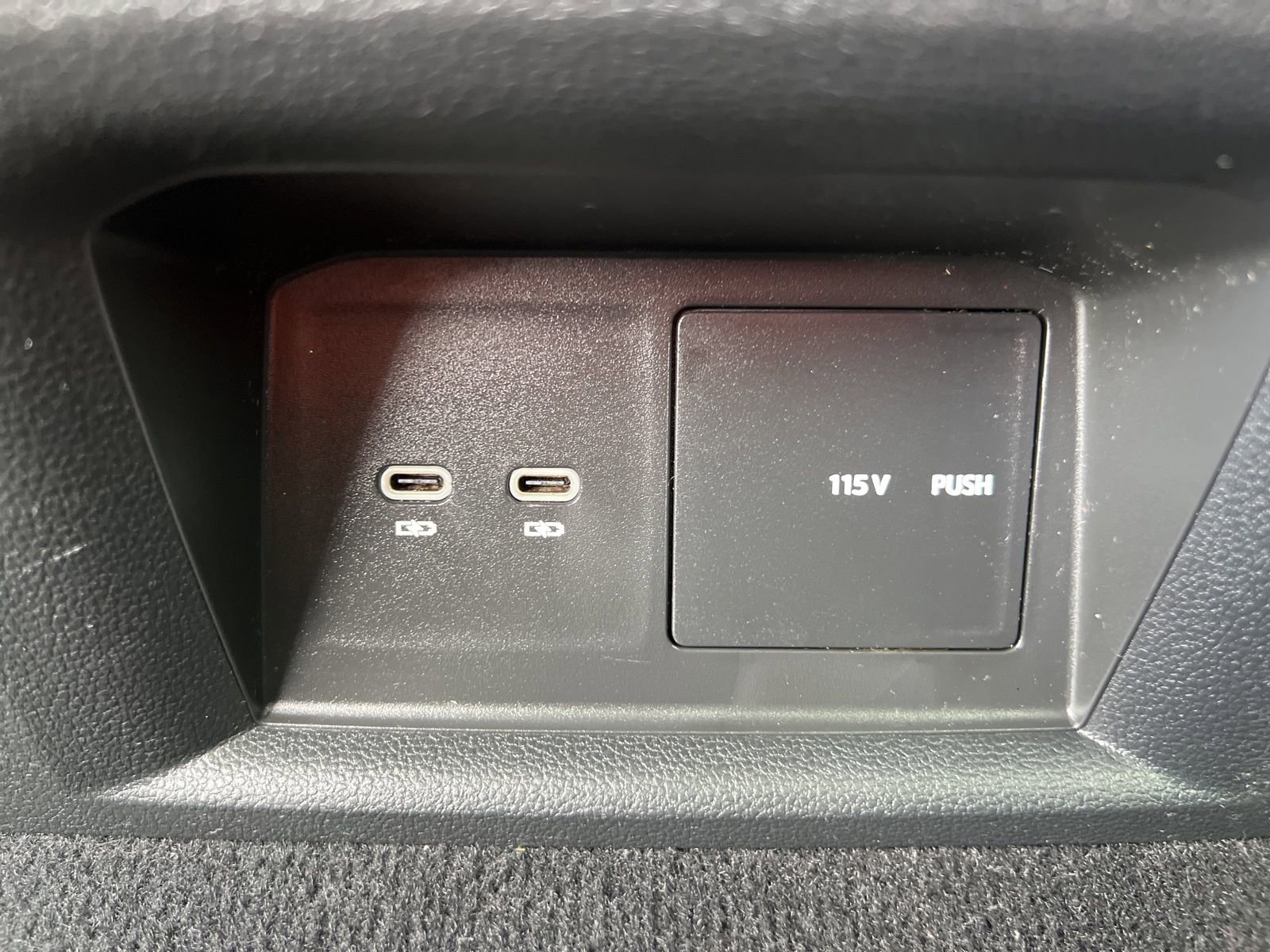 Used 2023 Volkswagen Atlas SEL Premium image 30