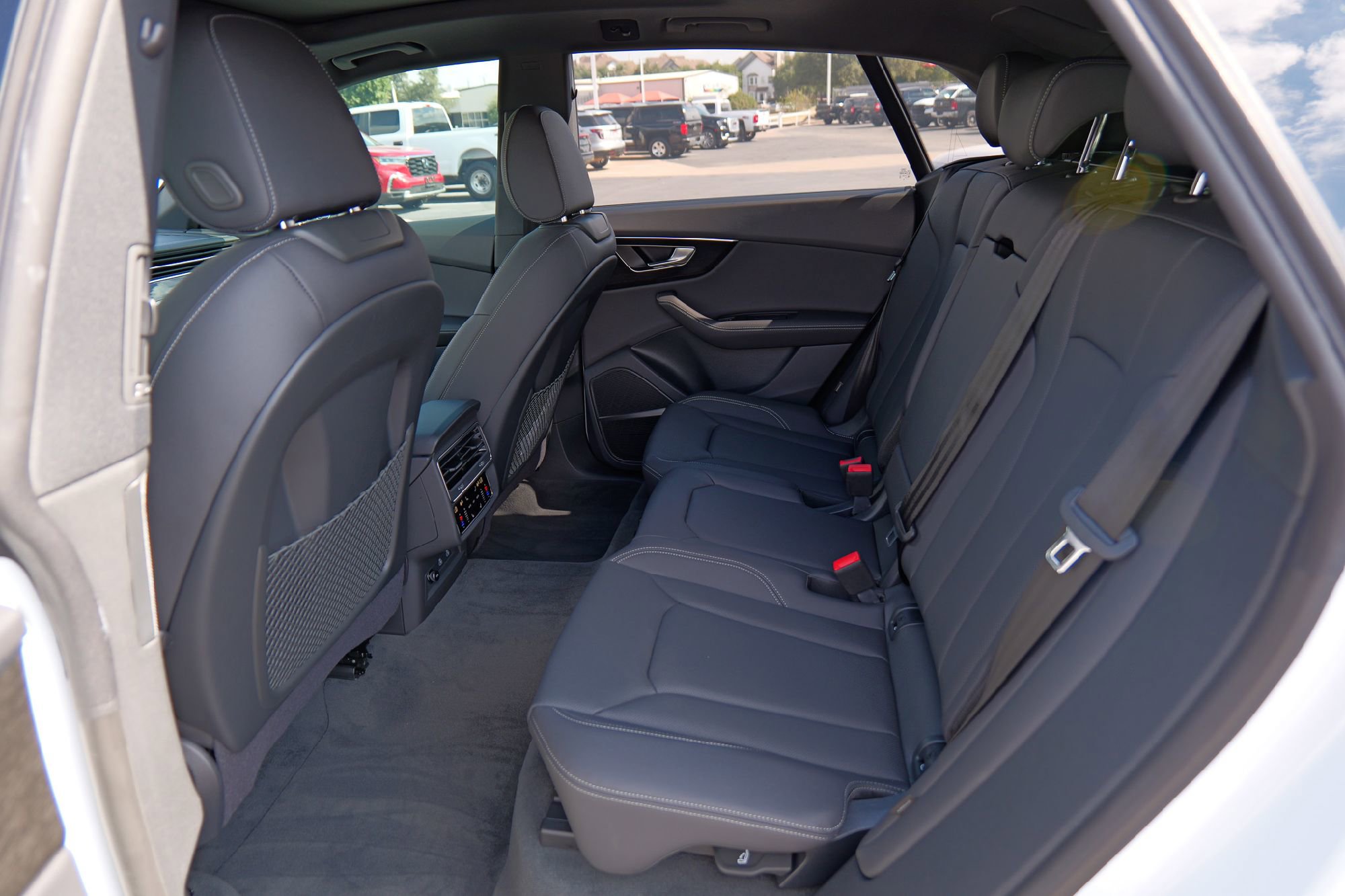 New 2025 Audi Q8 Premium Plus image 35