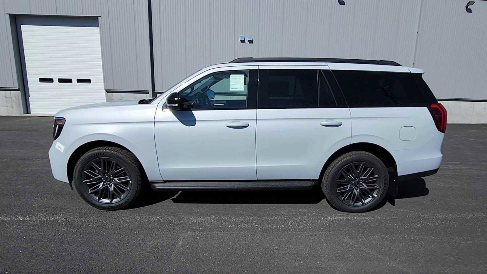 New 2026 Ford Expedition Platinum image 5