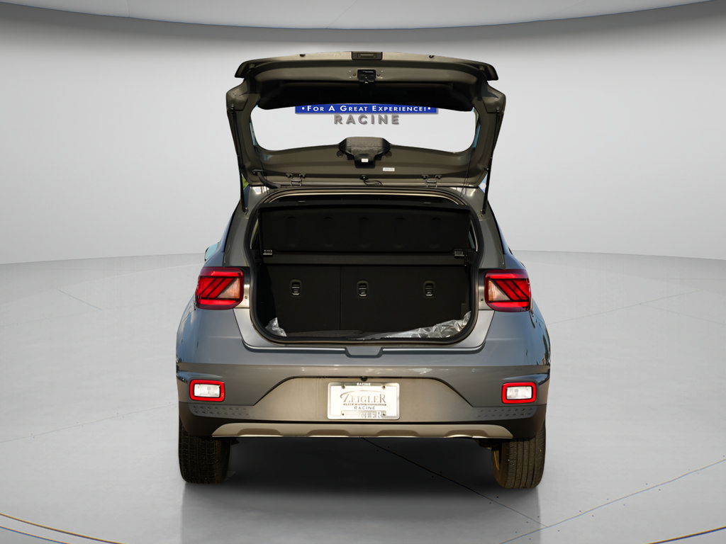 Certified 2026 Hyundai Venue SEL FWD image 10
