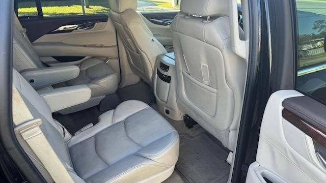 Used 2015 Cadillac Escalade Luxury image 15